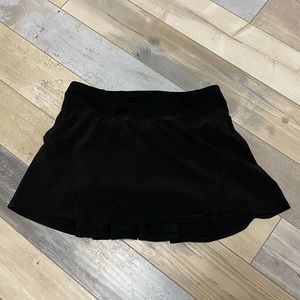 Lululemon skort size 6